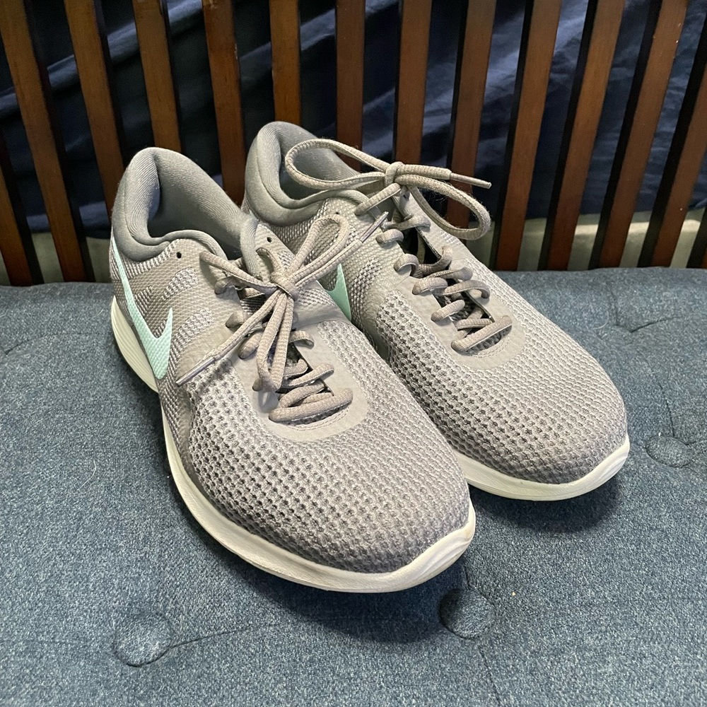 Lightly used Nike Sneakers